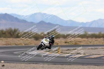 media/Nov-16-2025-Race Pace (Sun) [[8c5fa54630]]/Non Verified Riders (1st 20 Minutes)/5-Turn 15 (110pm)/